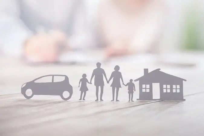 insurance-protecting-family-health-live-house-and-car-concept-picture-id1199059338